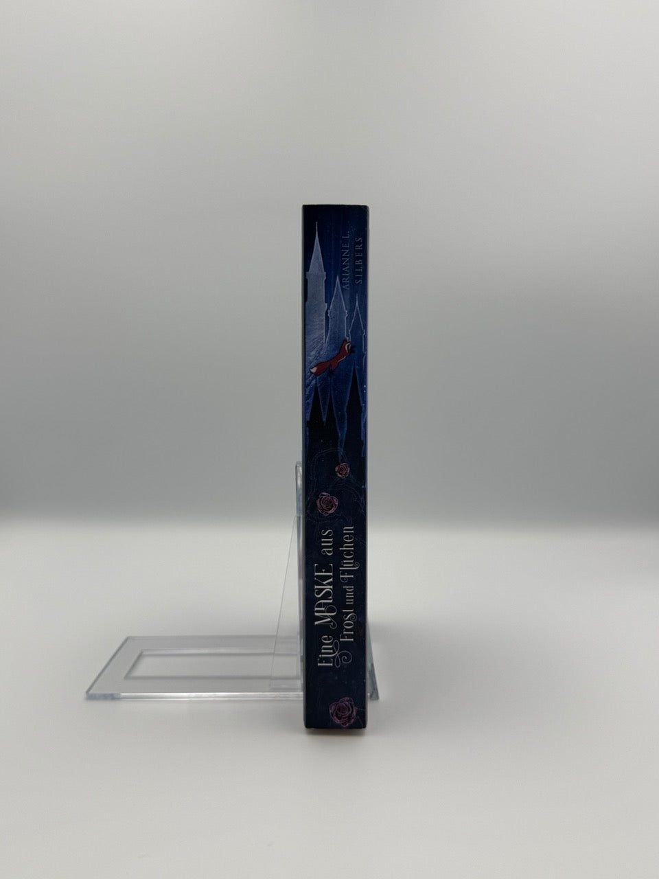 Eine Maske aus Frost und Flüchen, Band 2
