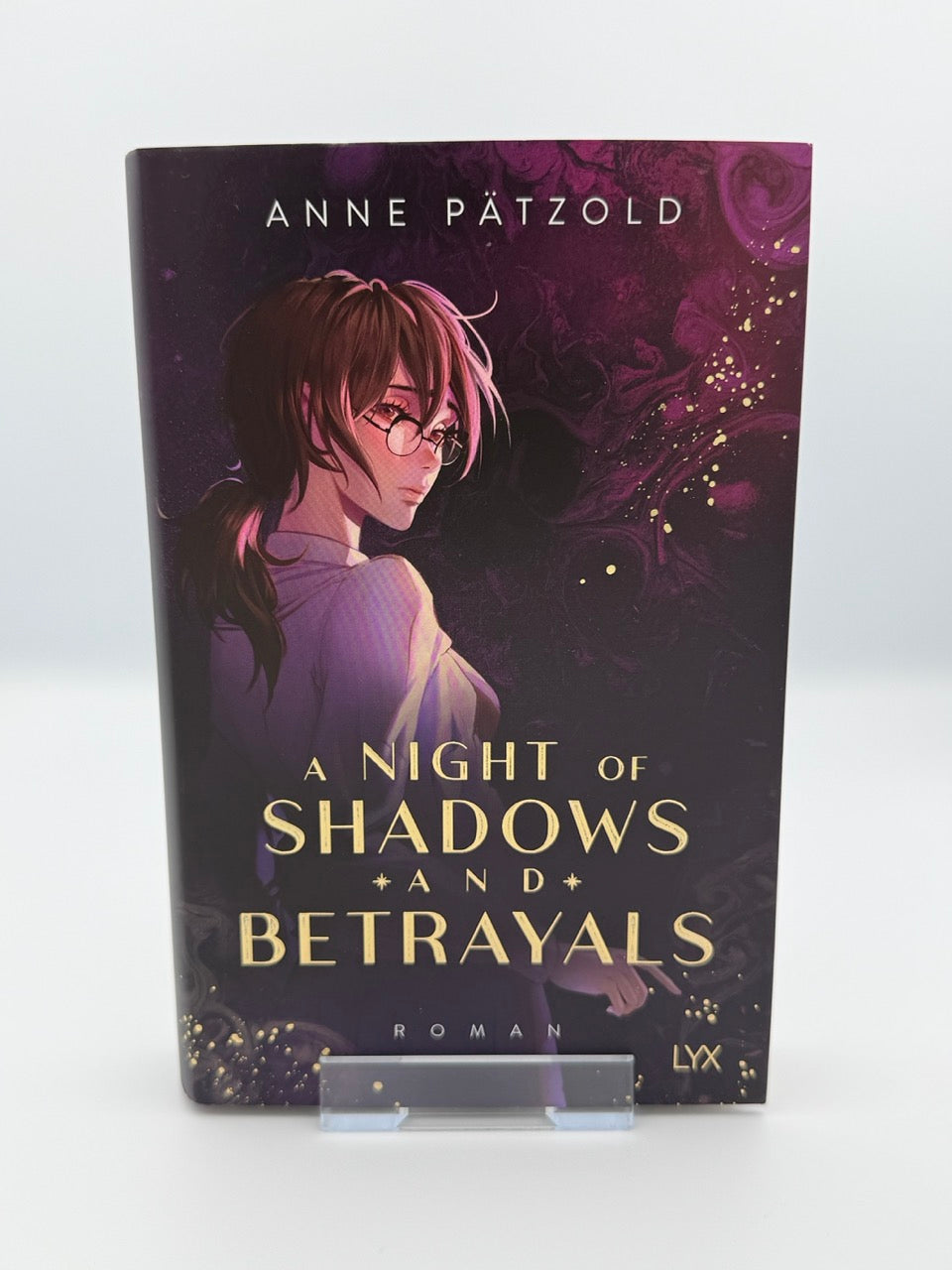 A Night of Shadows and Betrayals, Band 2