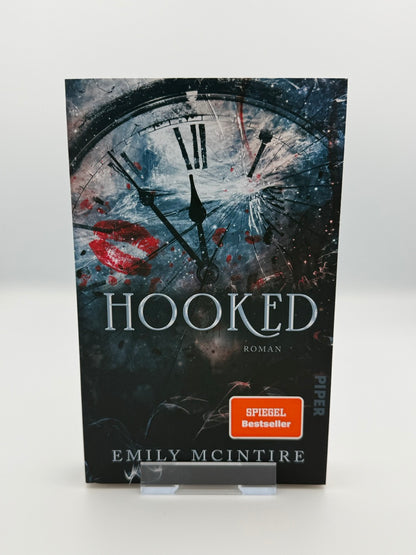 Hooked, Band 1