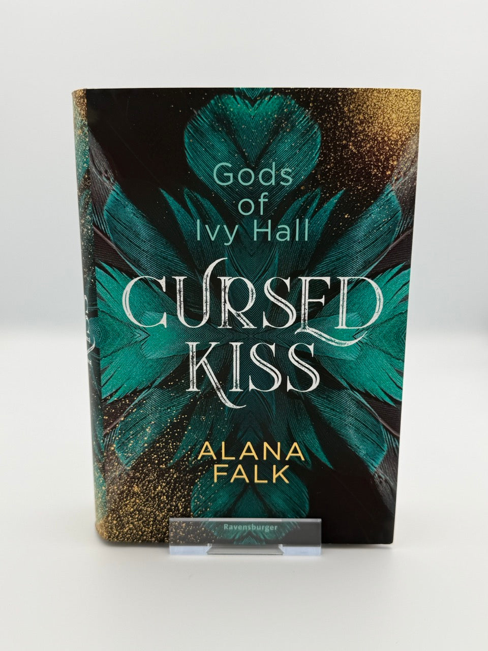Gods of Ivy Hall, Band 1: Cursed Kiss