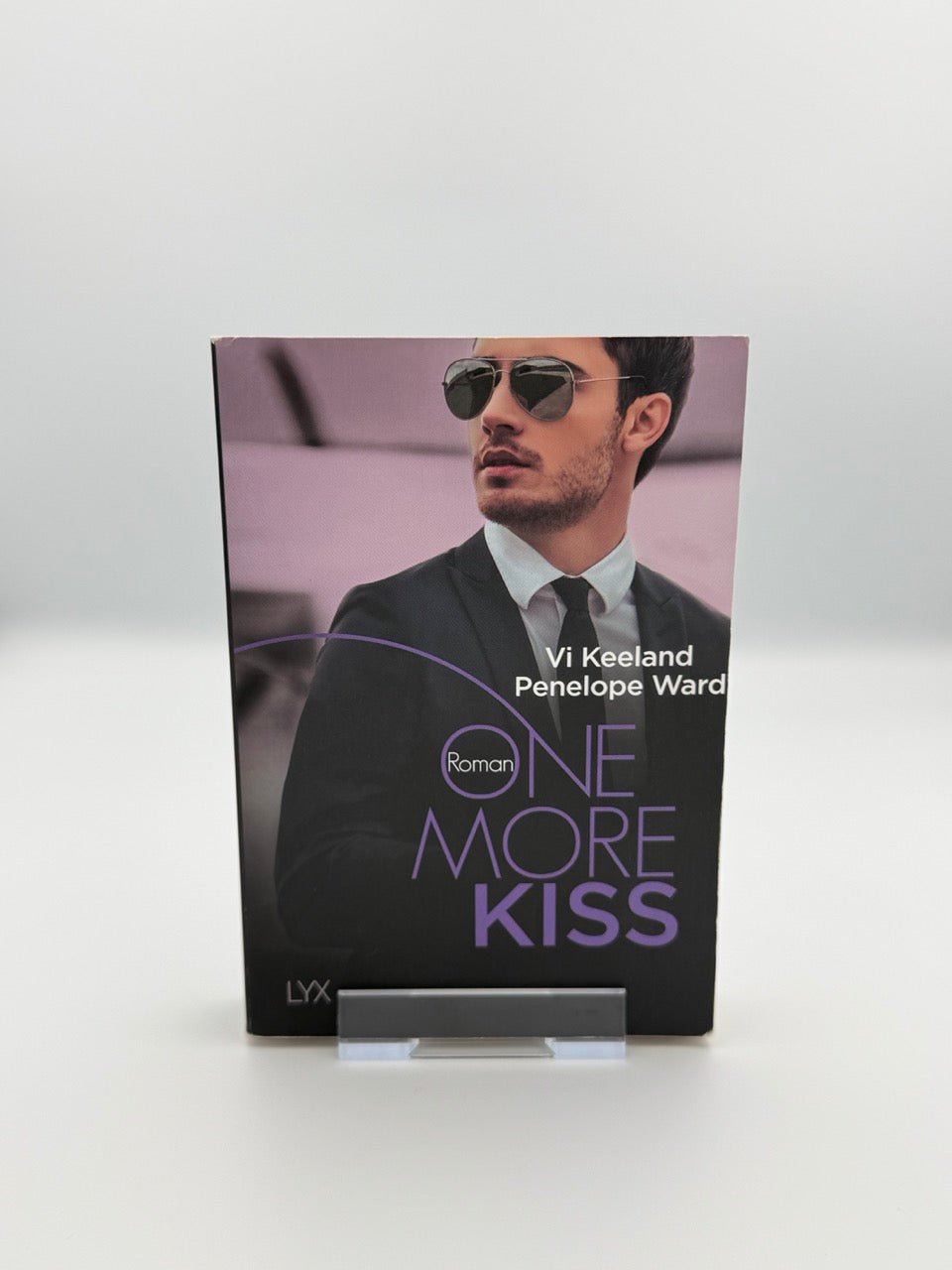 One More Kiss, Band 3