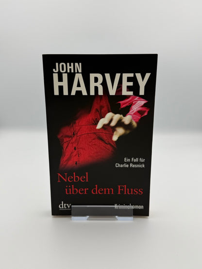 Nebel über dem Fluss