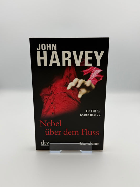 Nebel über dem Fluss