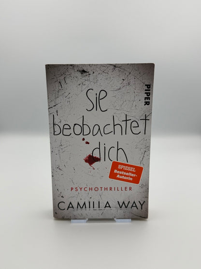 Sie beobachtet dich (B-Ware)